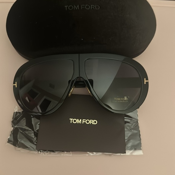 Tom Ford Troy Aviator Sunglasses Black - Picture 4 of 8